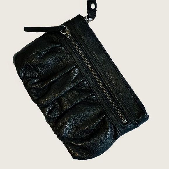 Simply Vera Vera Wang Wristlet NWOT - Picture 2 of 8